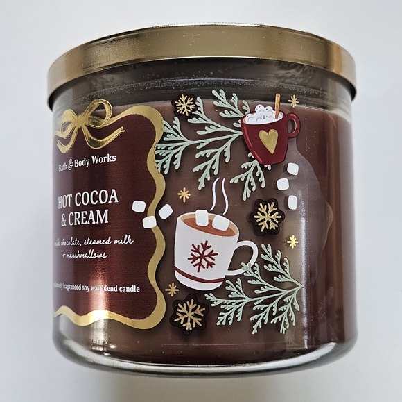 NWT Bath & Body Works Hot Cocoa & Cream Candle with Gold Lid - Picture 3 of 12